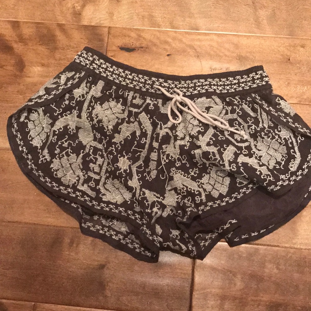 Urban flowy shorts - Picture 1 of 2